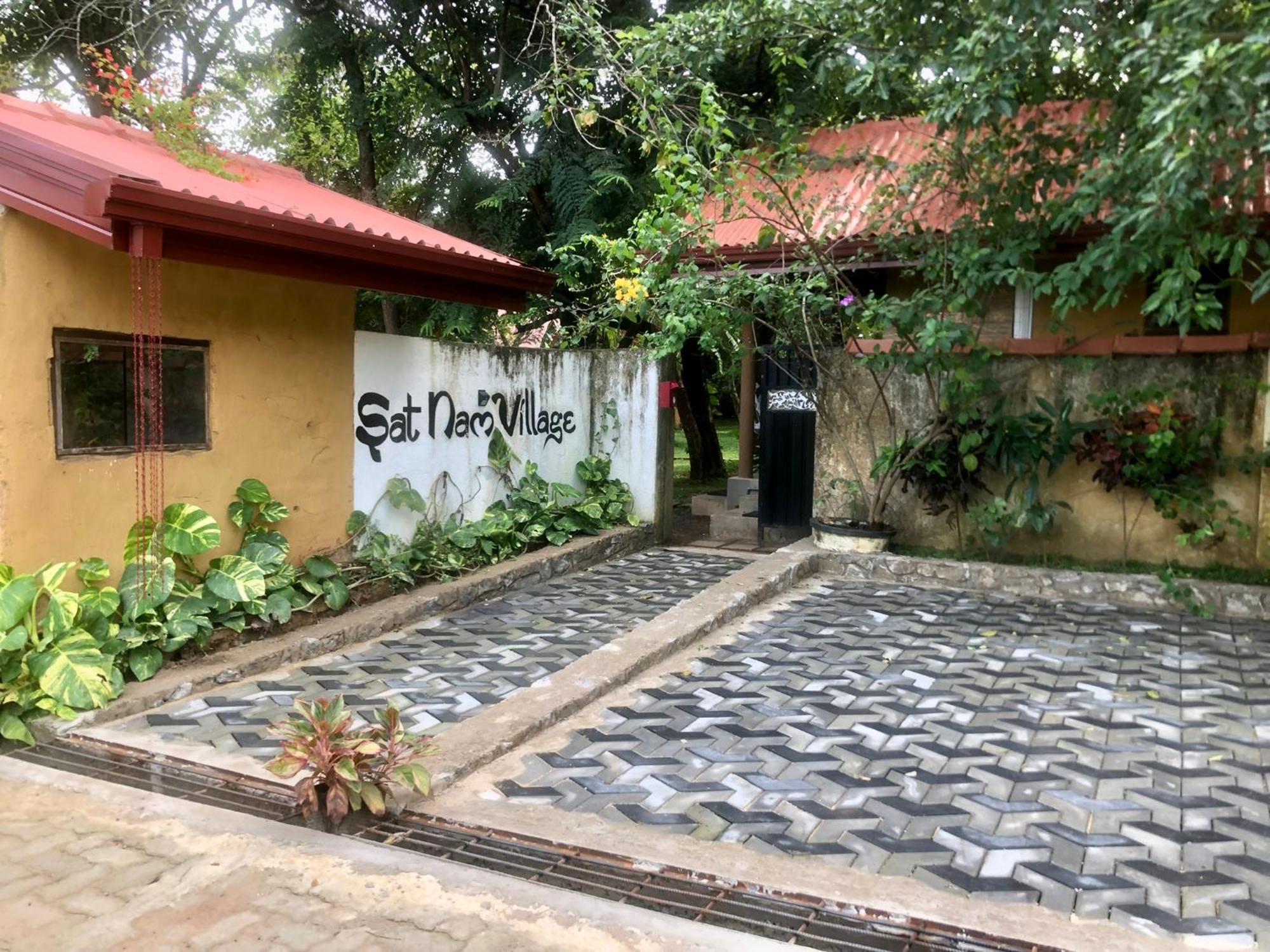 Sat Nam Village Eco-Hotel Sigiriya Ngoại thất bức ảnh